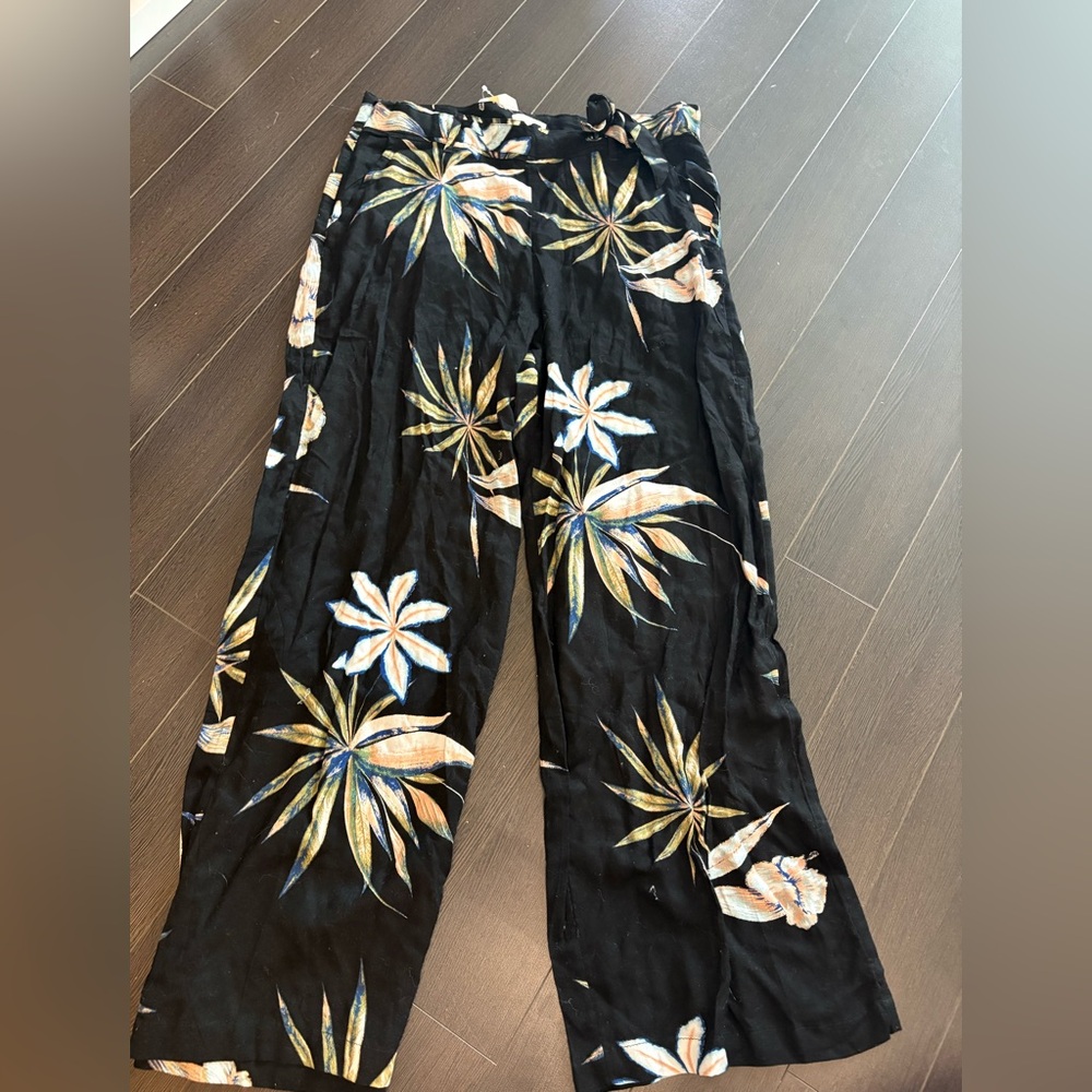 Roxy wide leg Black Pants with flowers